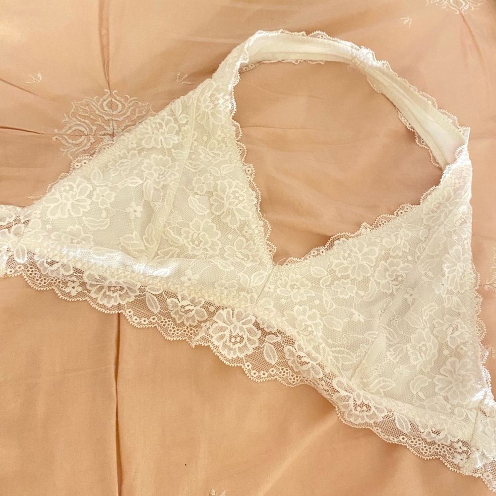 Gilly Hicks halter bralette🤍